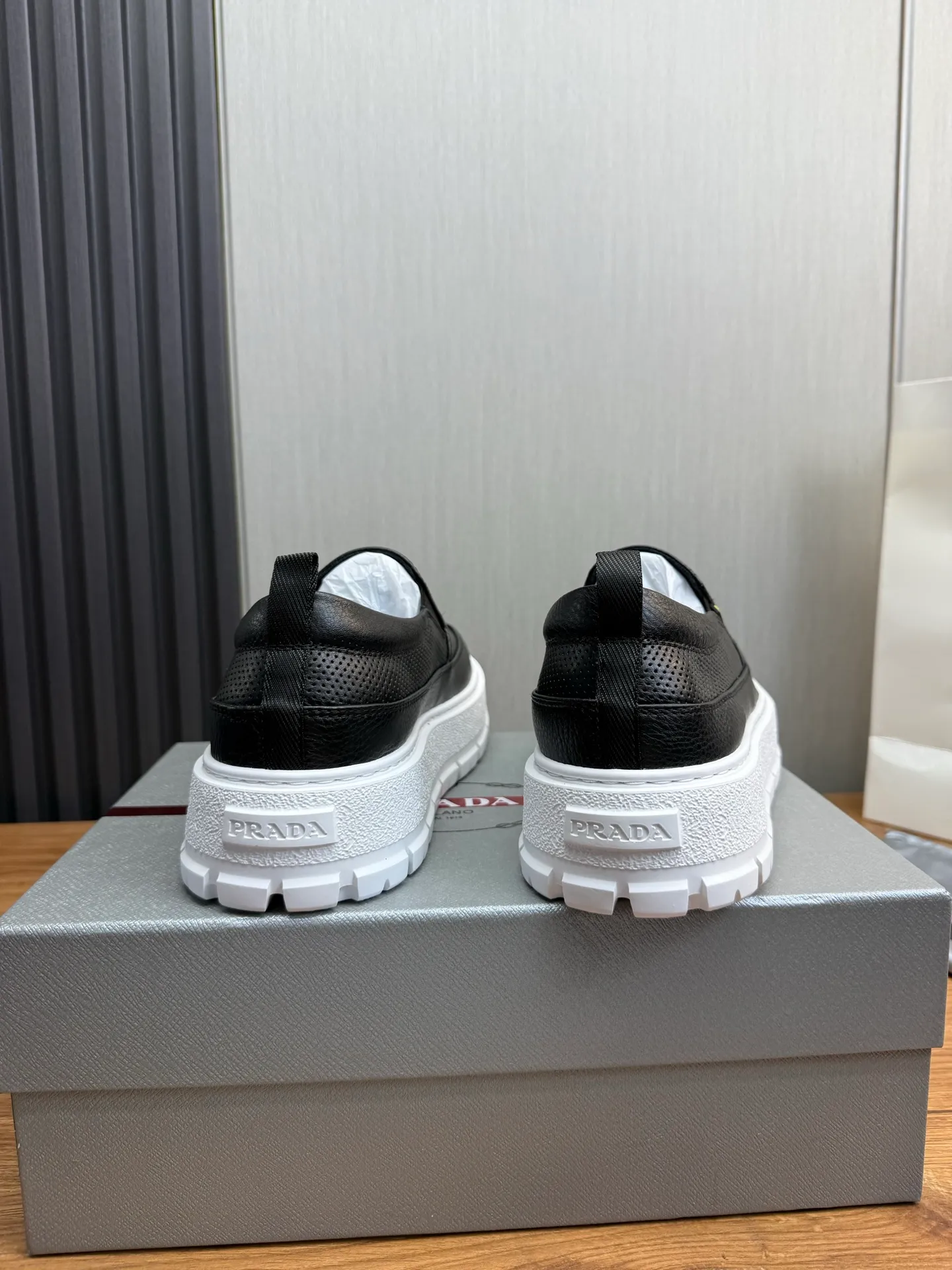 Men's shoes 💰580💰 [PRADA] Men's shoes are popular in the counter, official website is synchronized, 1 high-quality shipment ✔️Imported cowhide punching + cowhide lining, 1🆚1 replica, original sole, 38-45 (45 customized, non-refundable)